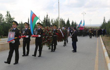 Atası olqarxlardan fərqli olaraq ona şəhidliyi miras qoydu.... – Amma bu gün ən zəngin olanı da o oldu... 