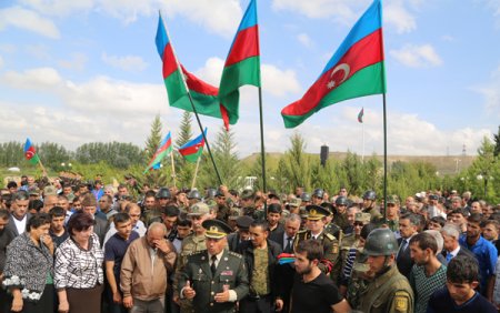 Atası olqarxlardan fərqli olaraq ona şəhidliyi miras qoydu.... – Amma bu gün ən zəngin olanı da o oldu... 