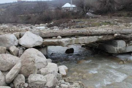 Başçının bu kənddən xəbəri var?