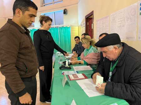 Bakının Xəzər və Nizami rayonlarında səsvermə başlayıb