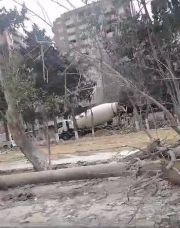 Bakıda yaşıllığa VƏHŞİ MÜNASİBƏTİ... Bakıda yaşıllığa VƏHŞİ MÜNASİBƏTİ...