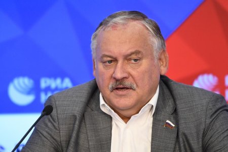 “Əliyev parada ona görə getmədi ki...” “Əliyev parada ona görə getmədi ki...”